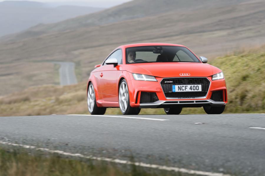  Audi TT RS Coupe (8S) 2016 года  (UK) (фото 11 из 40)